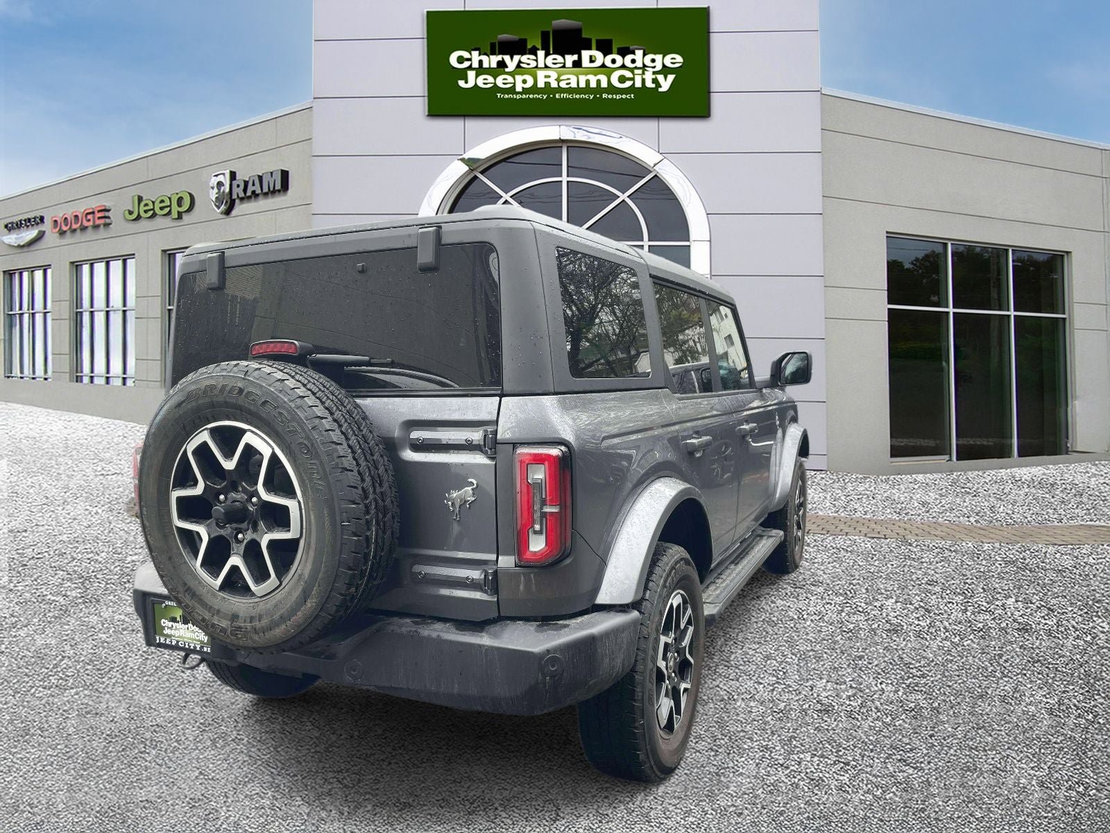 Used 2024 Ford Bronco Outer Banks image 6