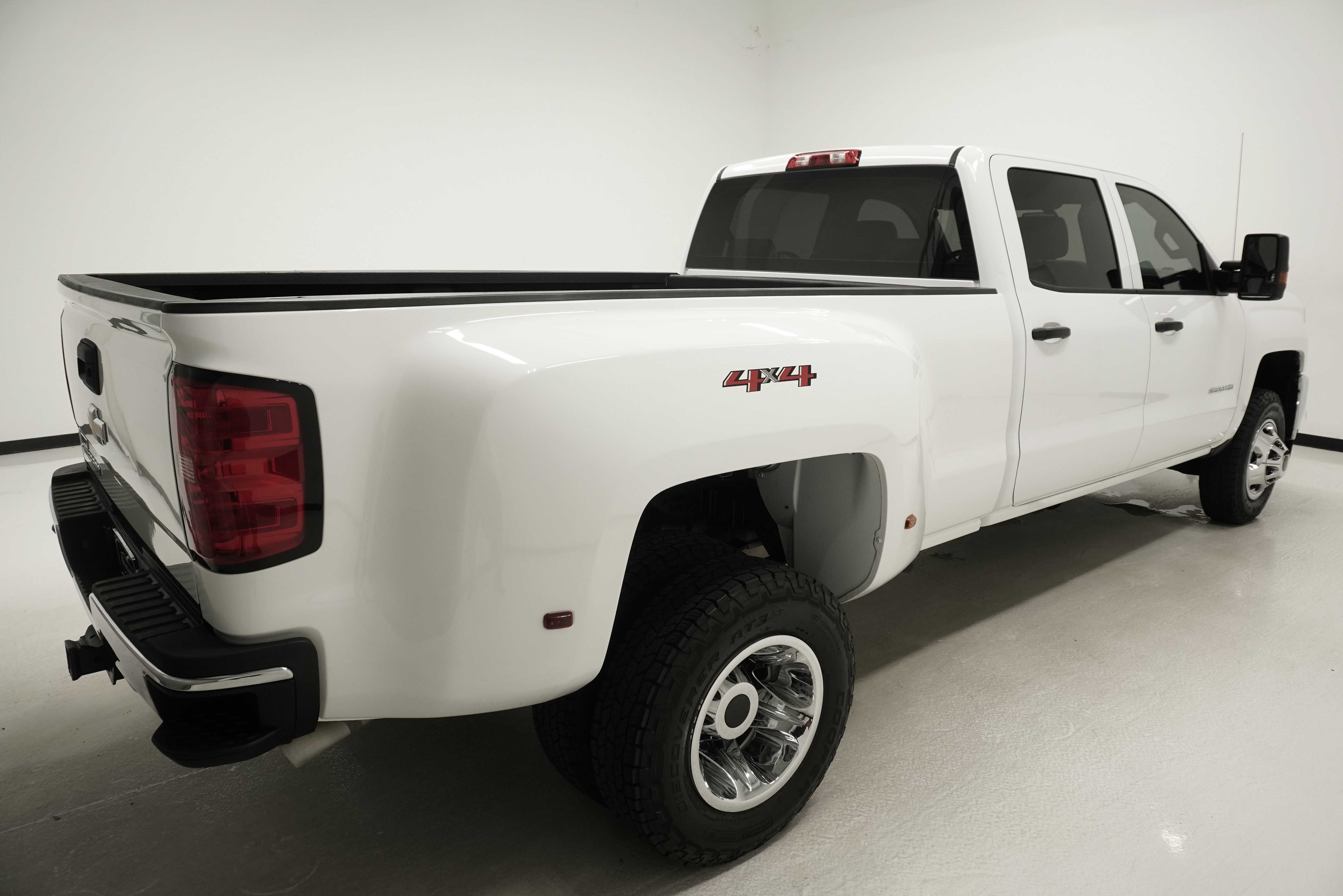 Used 2018 Chevrolet Silverado 3500 W/T w/ WT Fleet Convenience Package AWD/4WD image 3