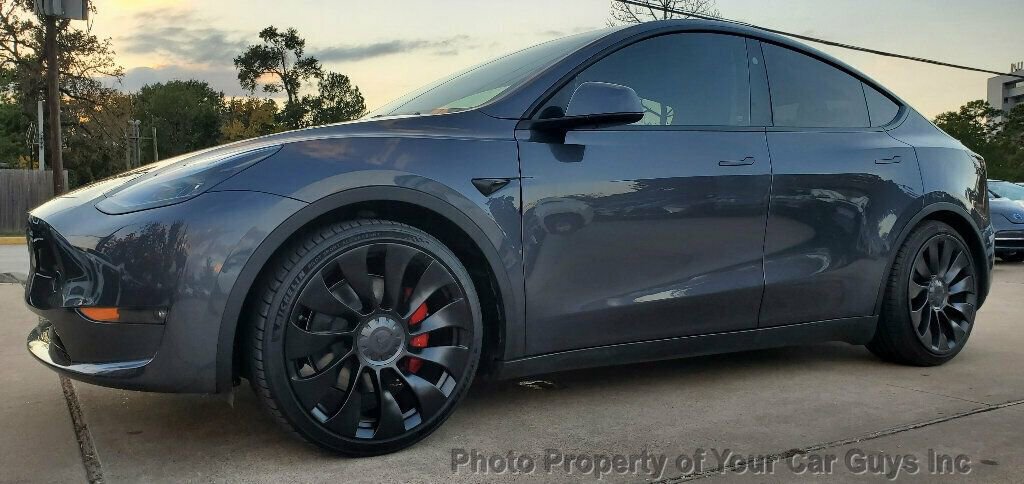 Used 2023 Tesla Model Y Performance image 1
