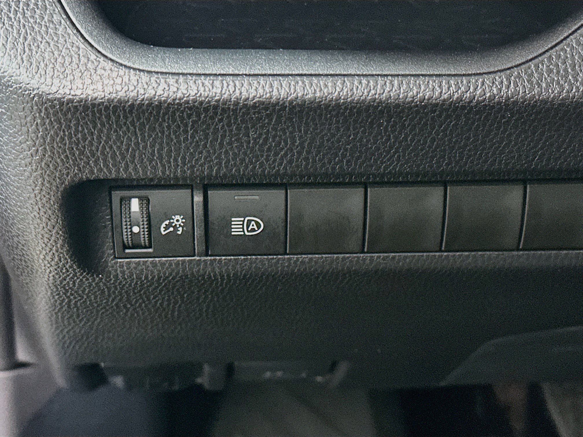 Used 2025 Toyota RAV4 XLE Premium FWD image 16