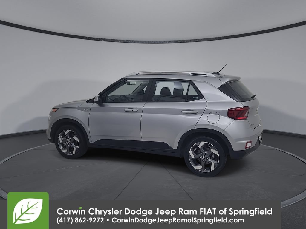 Used 2025 Hyundai Venue SEL FWD image 10