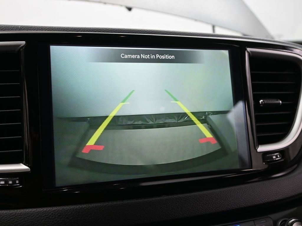 Used 2023 Chrysler Pacifica Touring-L image 20