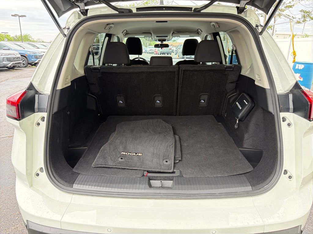 Used 2025 Nissan Rogue S FWD image 42
