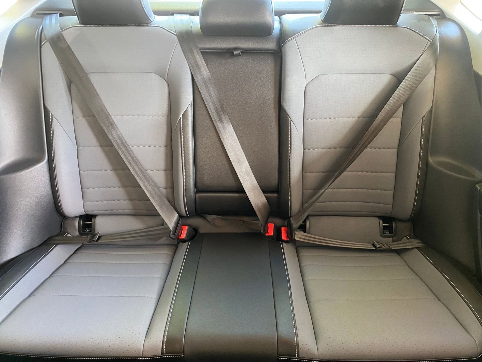 Used 2025 Volkswagen Jetta SE image 40