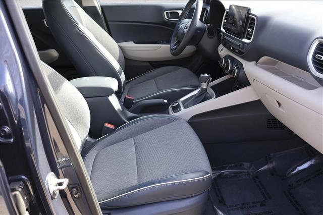 Used 2021 Hyundai Venue image 29