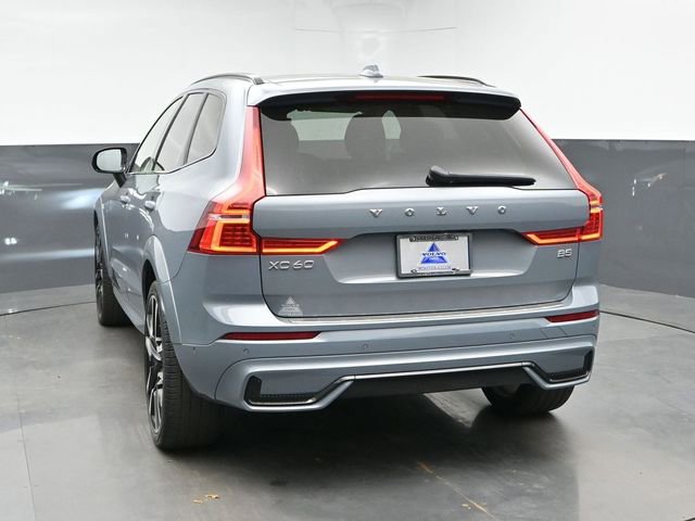 Used 2023 Volvo XC60 B5 Ultimate w/ Climate Package FWD image 8