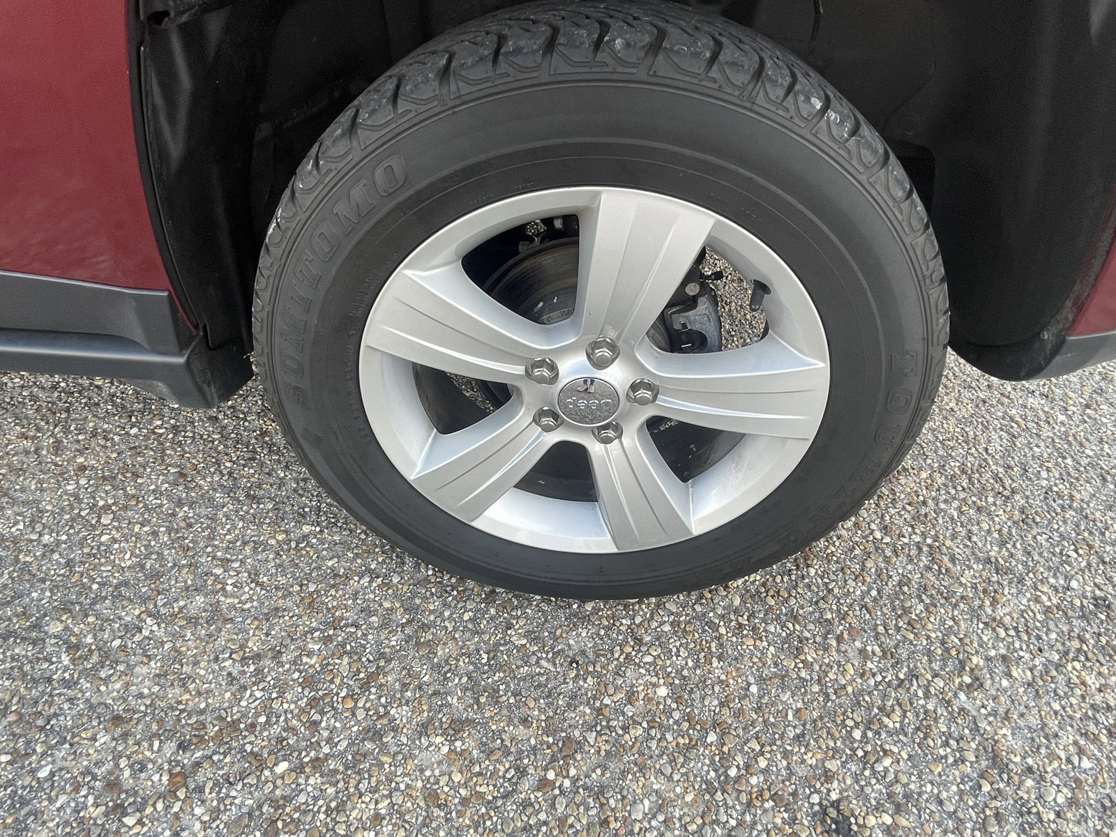 Used 2016 Jeep Compass Latitude image 9