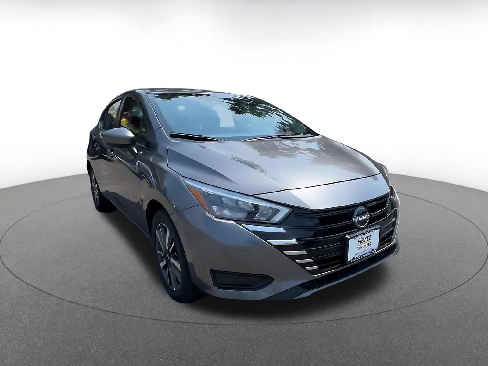 Used 2025 Nissan Versa SV FWD image 3