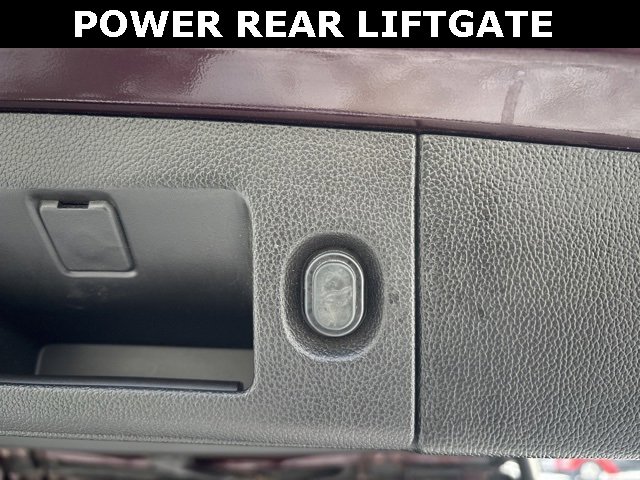 Used 2017 Chevrolet Suburban LT w/ Luxury Package image 32