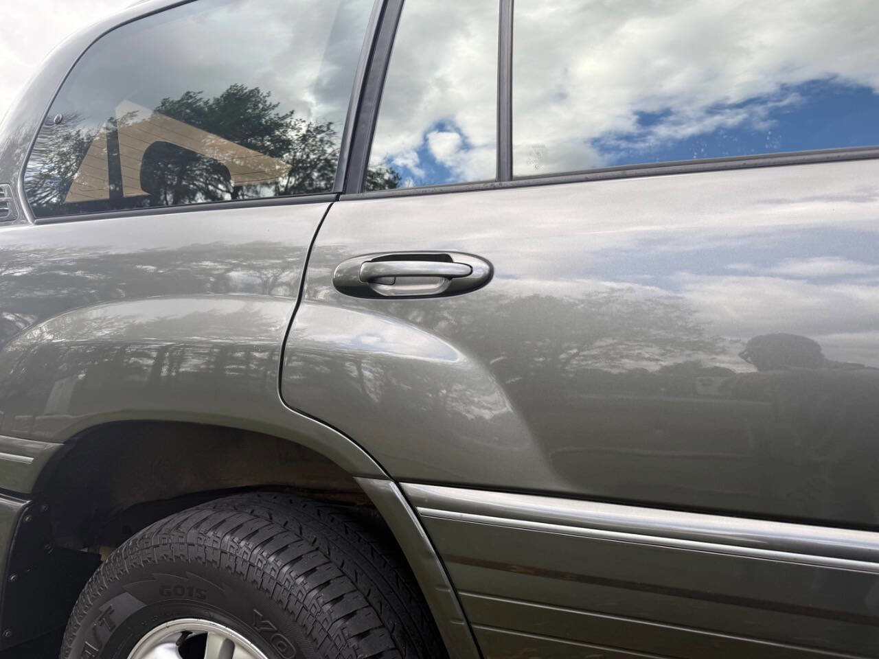 Used 2000 Lexus LX 470 4WD image 16