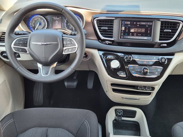 Used 2023 Chrysler Voyager LX FWD image 29
