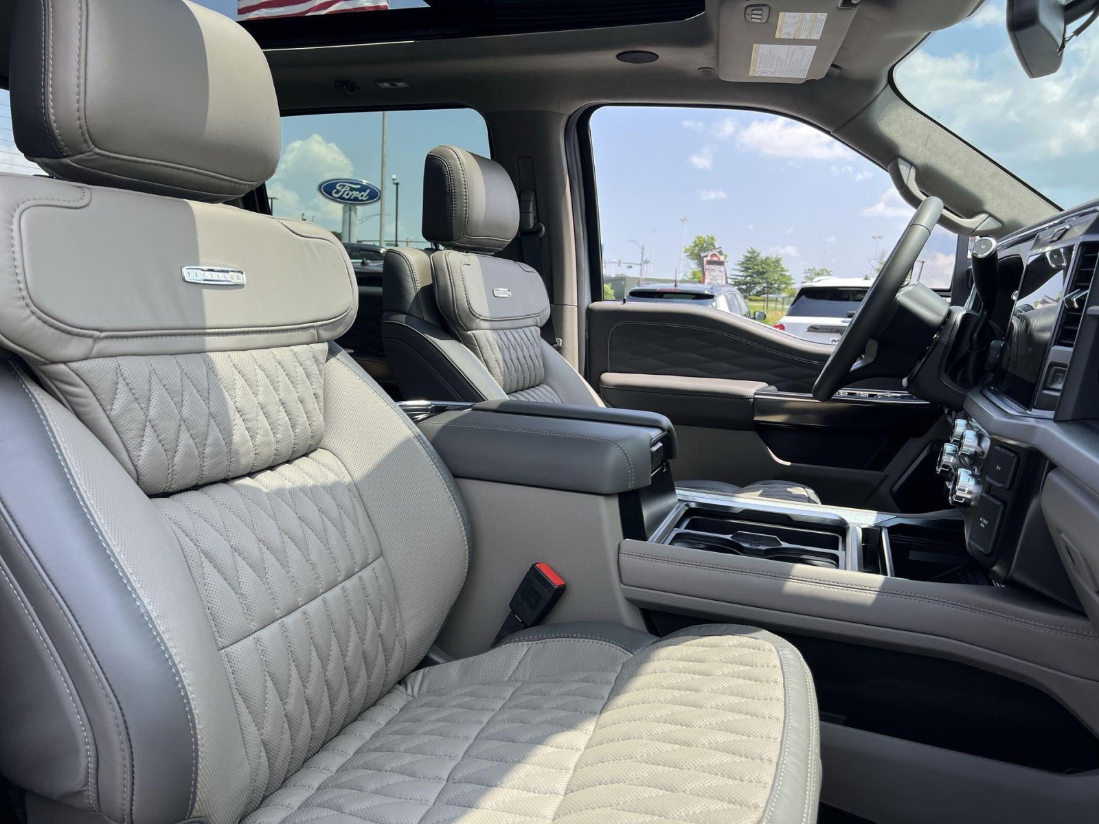 New 2025 Ford F350 Platinum w/ Platinum Plus Package image 26