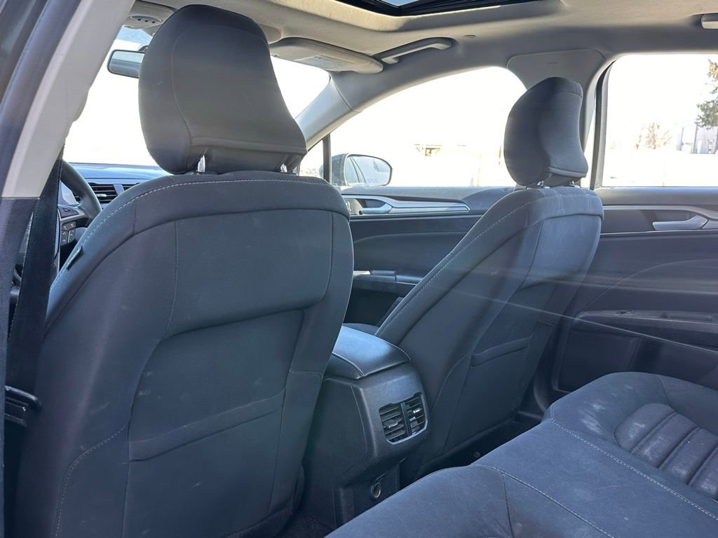 Used 2018 Ford Fusion SE image 13