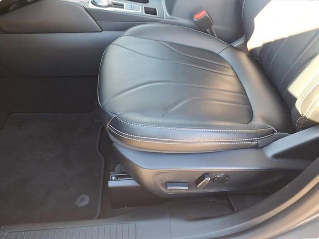 Used 2026 Ford Escape Platinum w/ Premium Technology Package AWD/4WD image 17