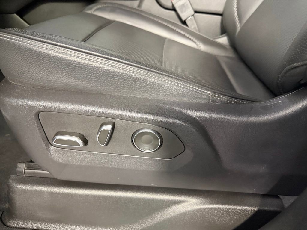 Used 2025 GMC Yukon Denali image 22