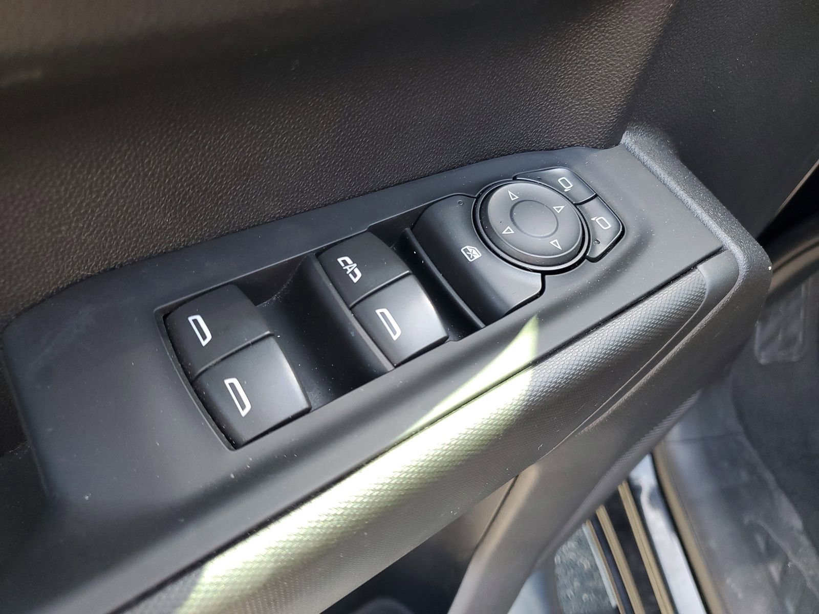 Used 2022 Chevrolet Silverado 1500 Custom image 9