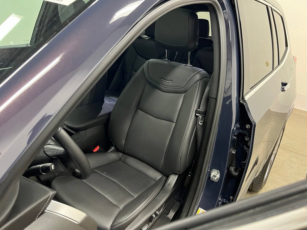 Certified 2025 Cadillac XT6 Premium Luxury AWD/4WD image 30