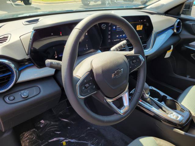 New 2026 Chevrolet Trax LT w/ Midnight Edition FWD image 9