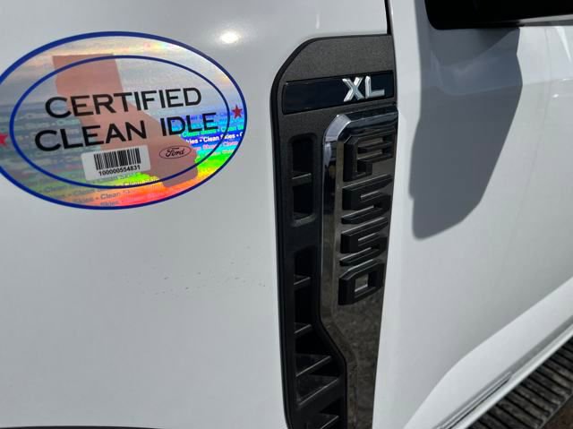 New 2024 Ford F550 4x4 Regular Cab Super Duty image 4