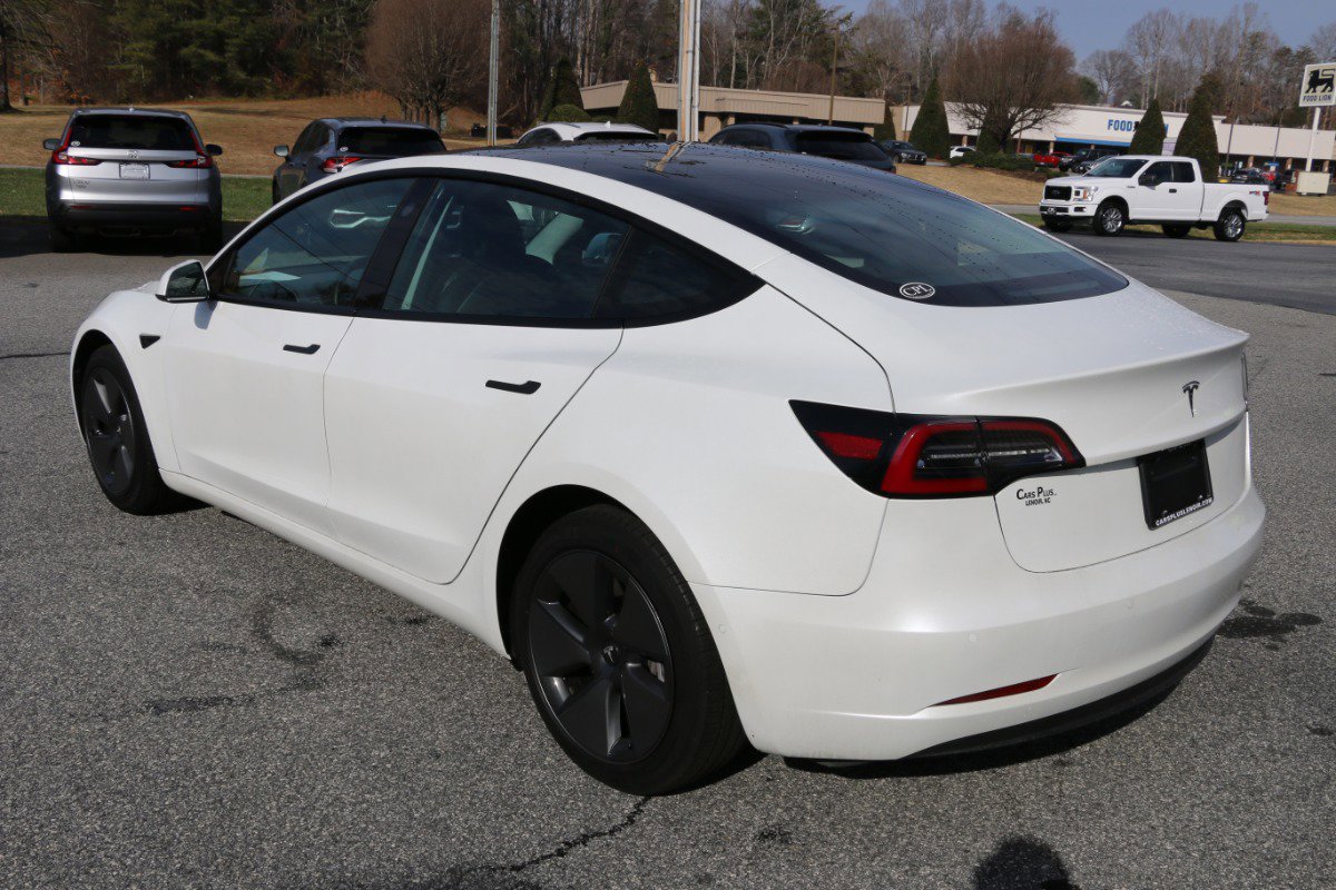 Used 2021 Tesla Model 3 Standard Range Plus image 3