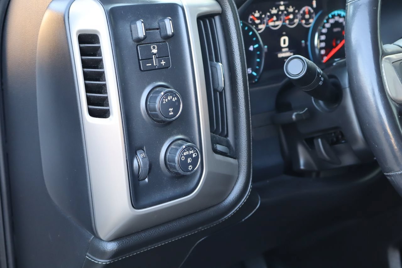Used 2018 GMC Sierra 2500 Denali w/ Duramax Plus Package AWD/4WD image 24