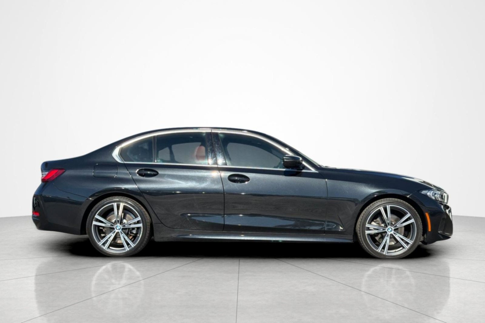 Used 2024 BMW 330i Sedan w/ Premium Package RWD image 6