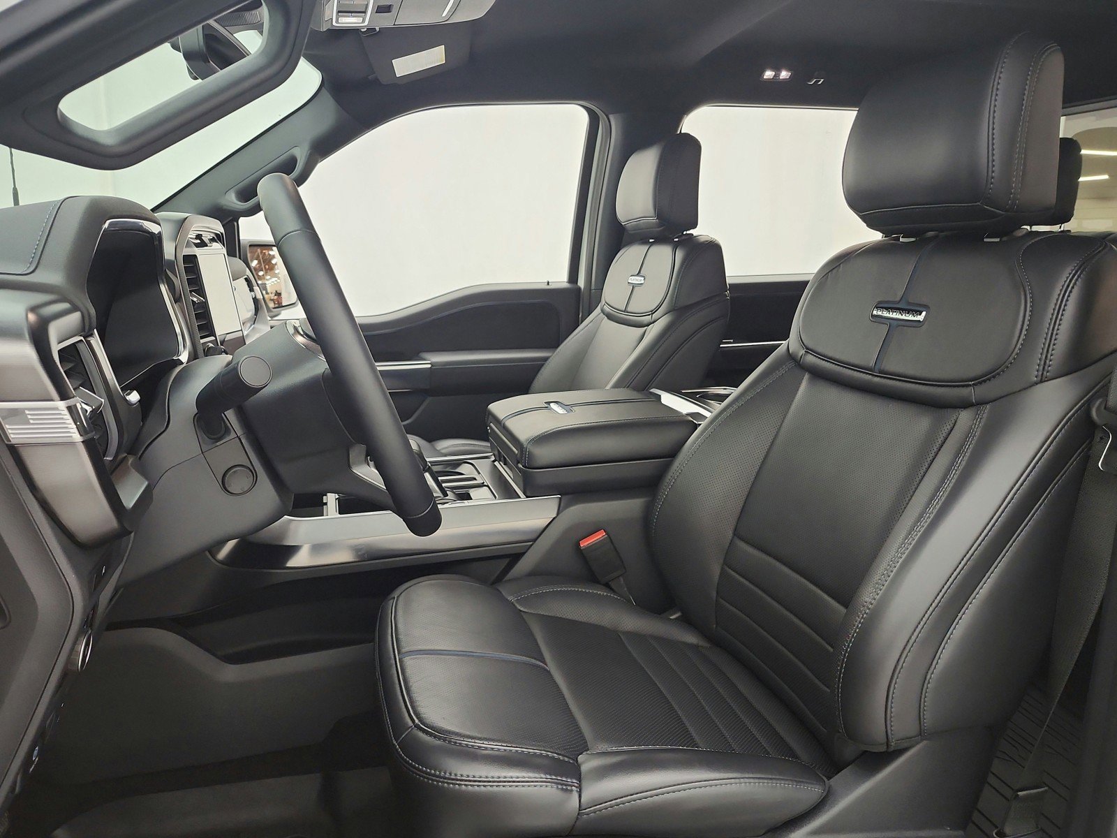 Used 2025 Ford F150 Platinum image 18