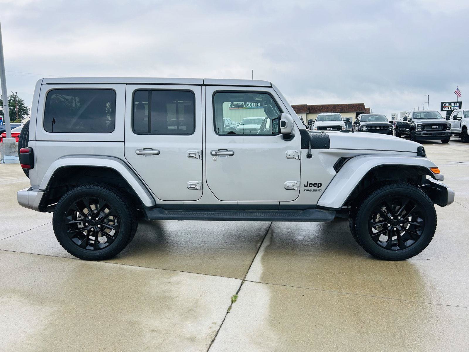 Used 2021 Jeep Wrangler Unlimited Sahara AWD/4WD image 37