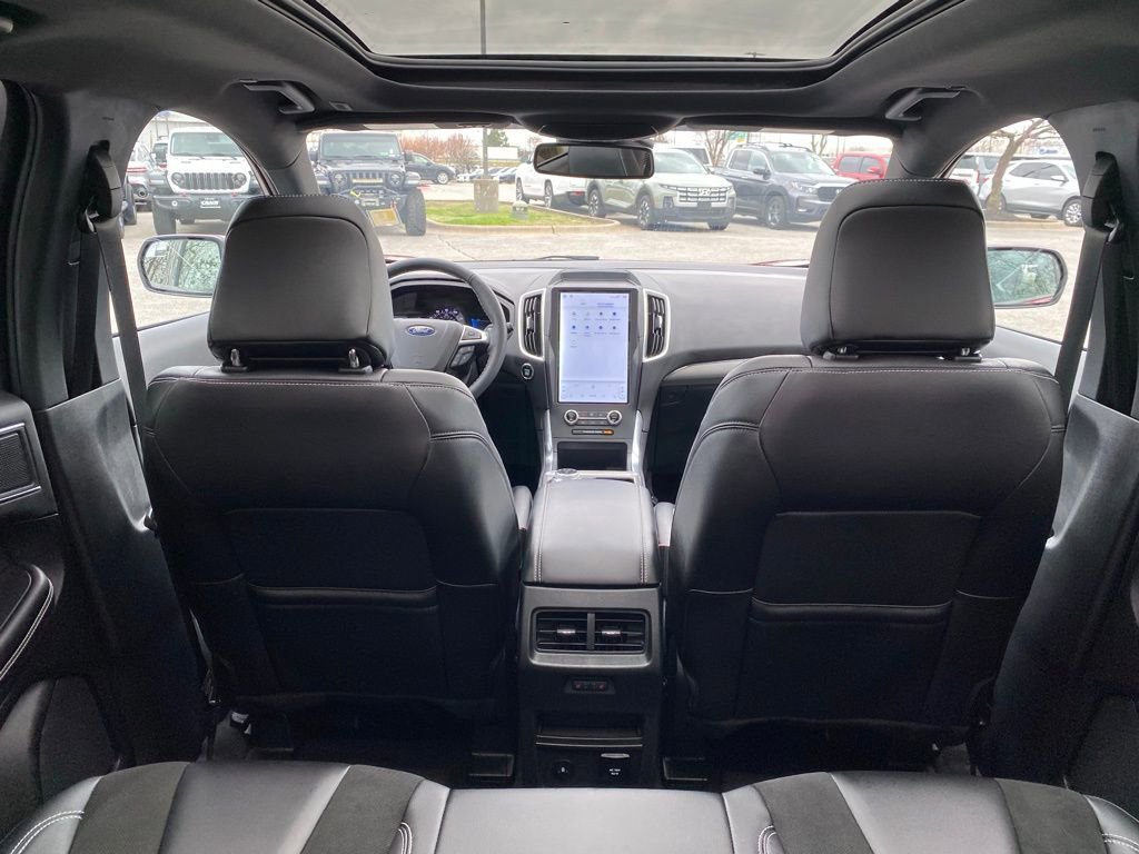 Used 2024 Ford Edge ST w/ Equipment Group 401A AWD/4WD image 38