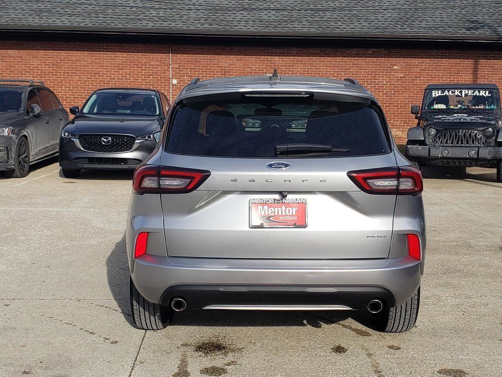 Used 2024 Ford Escape ST-Line image 6
