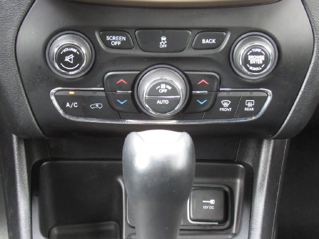 Used 2018 Jeep Cherokee Limited FWD image 28