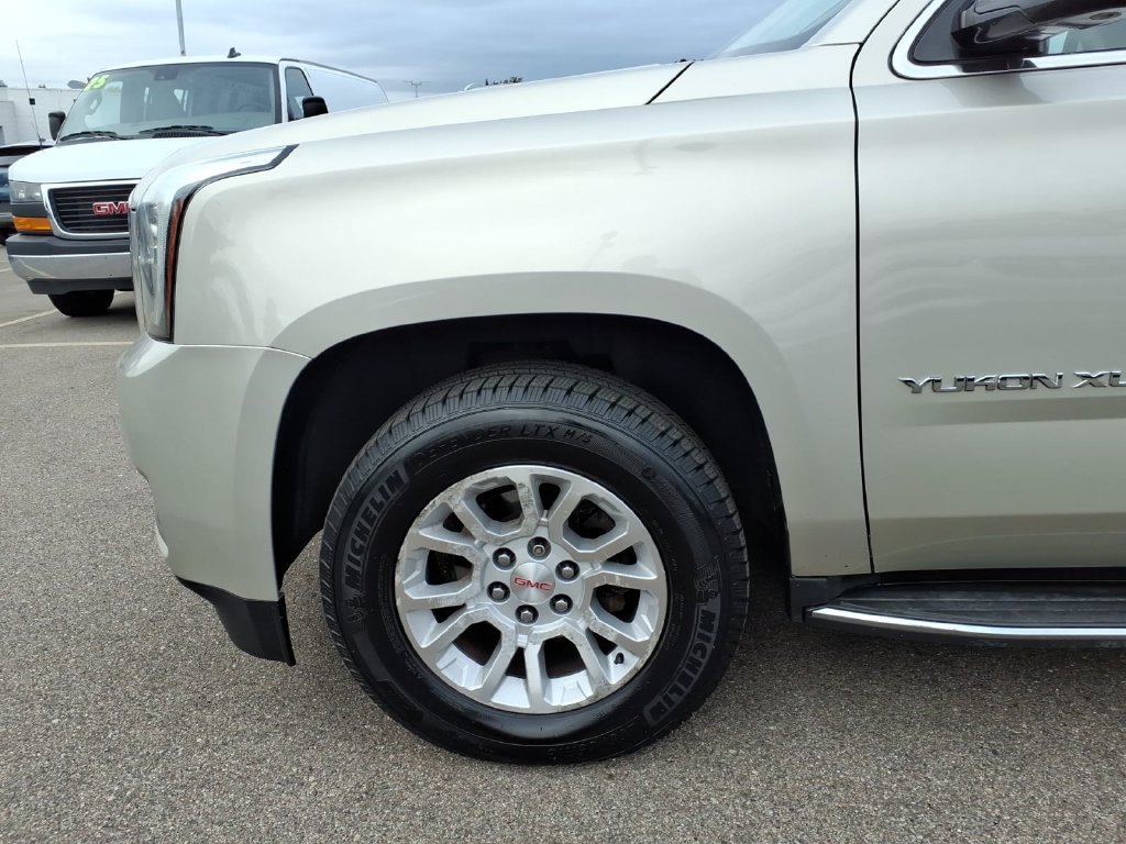 Used 2015 GMC Yukon XL SLT w/ Open Road Package AWD/4WD image 24