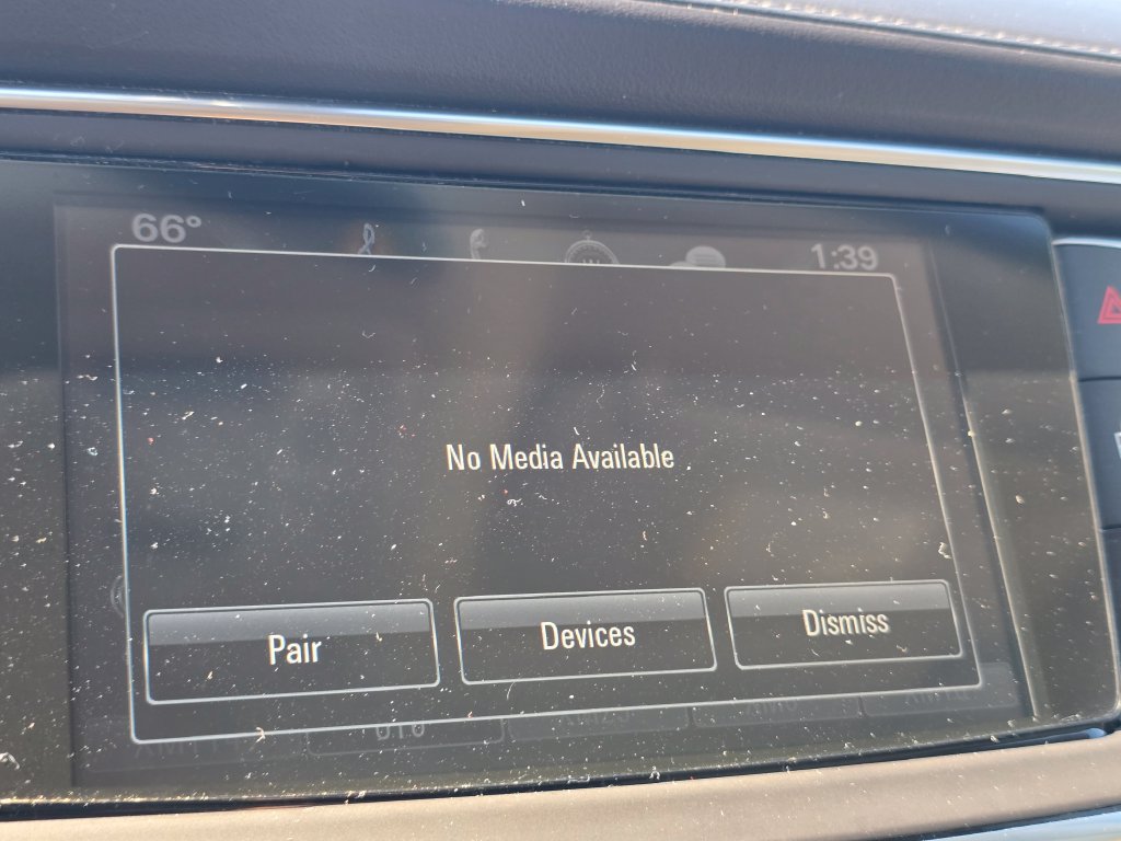 Used 2019 Buick Enclave Essence AWD/4WD image 3