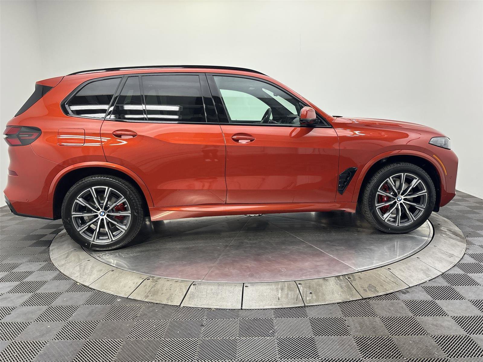 New 2026 BMW X5 xDrive40i w/ Executive Package image 17