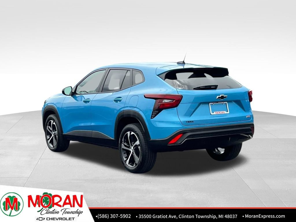 Certified 2025 Chevrolet Trax RS w/ Driver Confidence Package FWD image 4