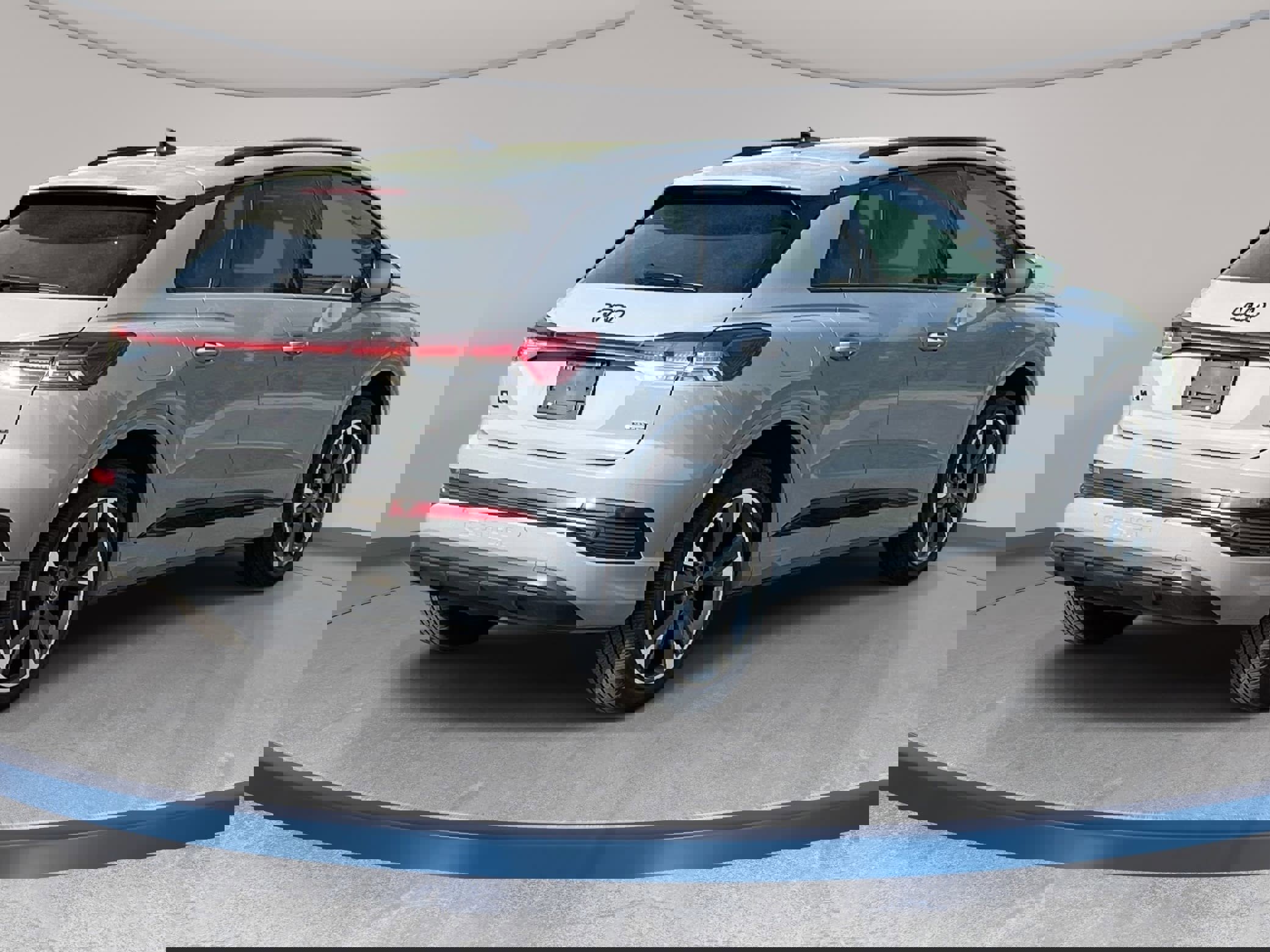 Used 2024 Audi Q4 e-tron Prestige image 5