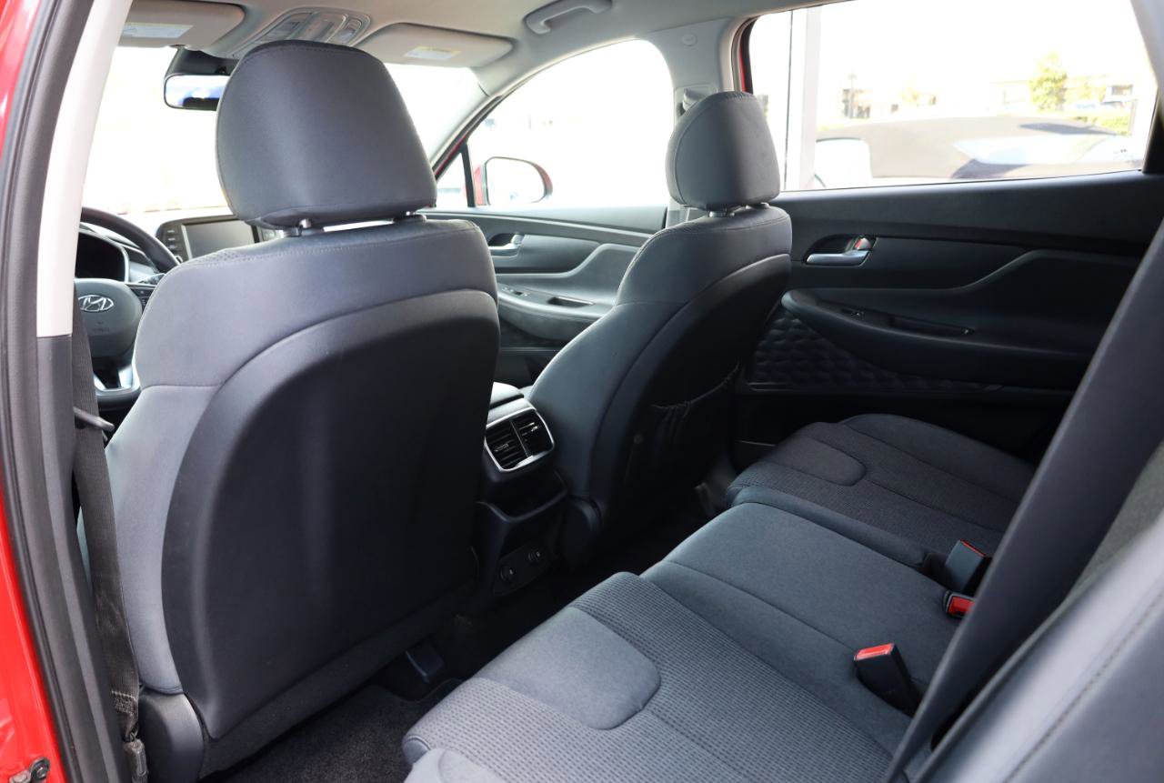 Used 2020 Hyundai Santa Fe SE image 12