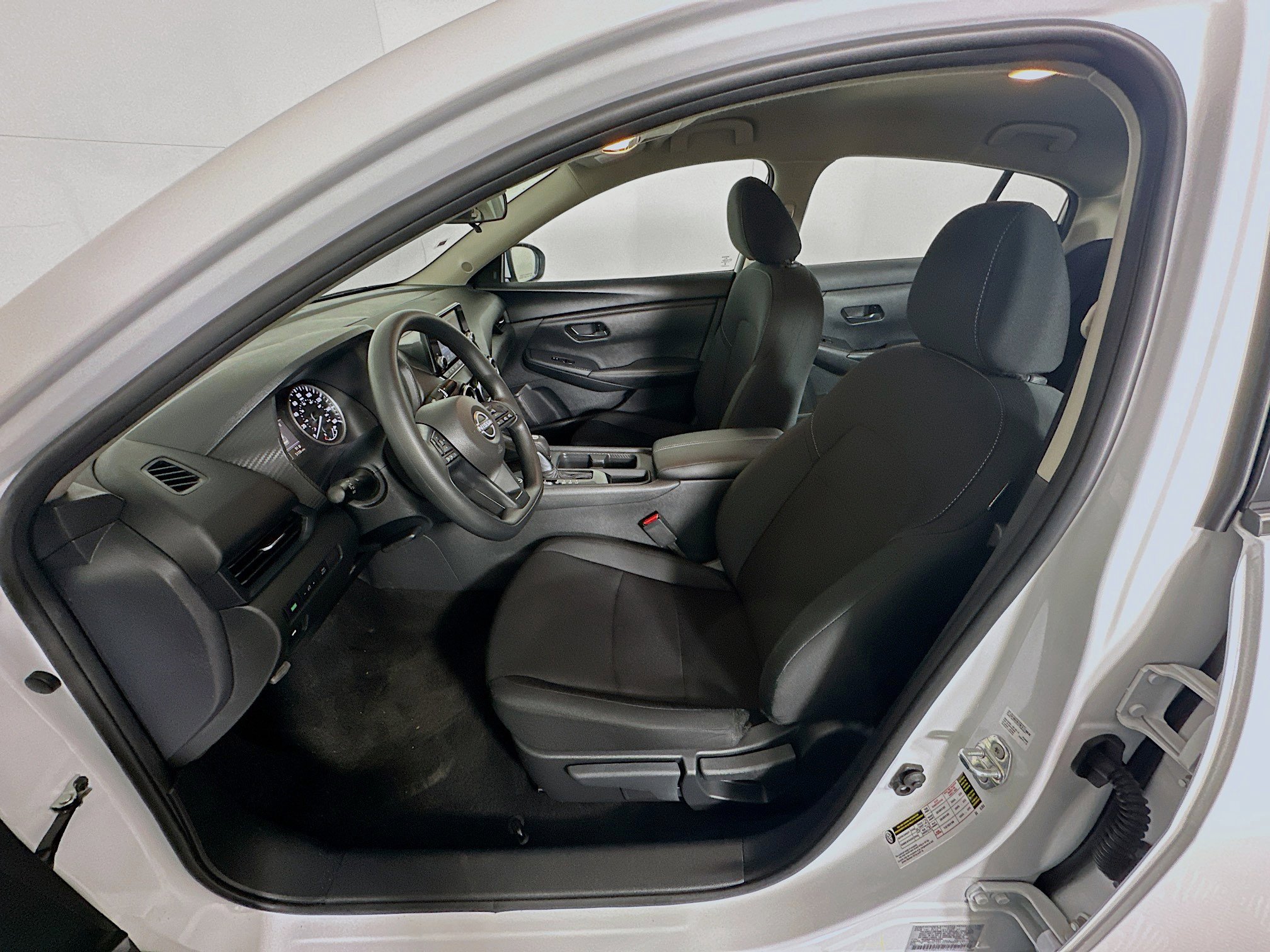 Used 2025 Nissan Sentra S image 13