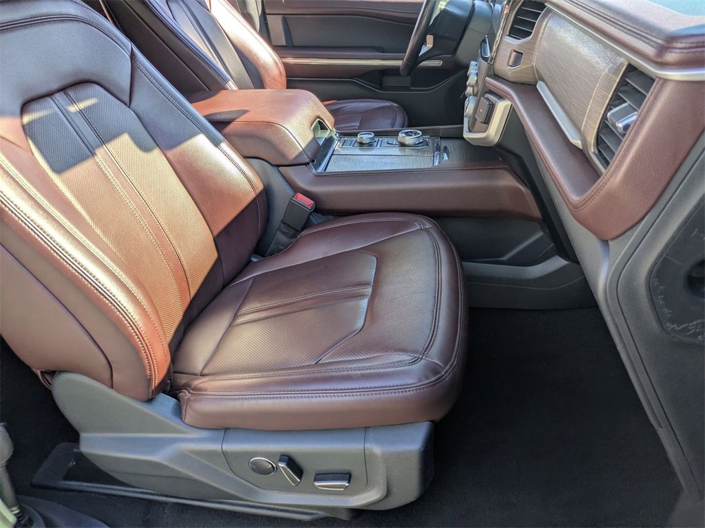 Used 2024 Ford Expedition Limited image 30