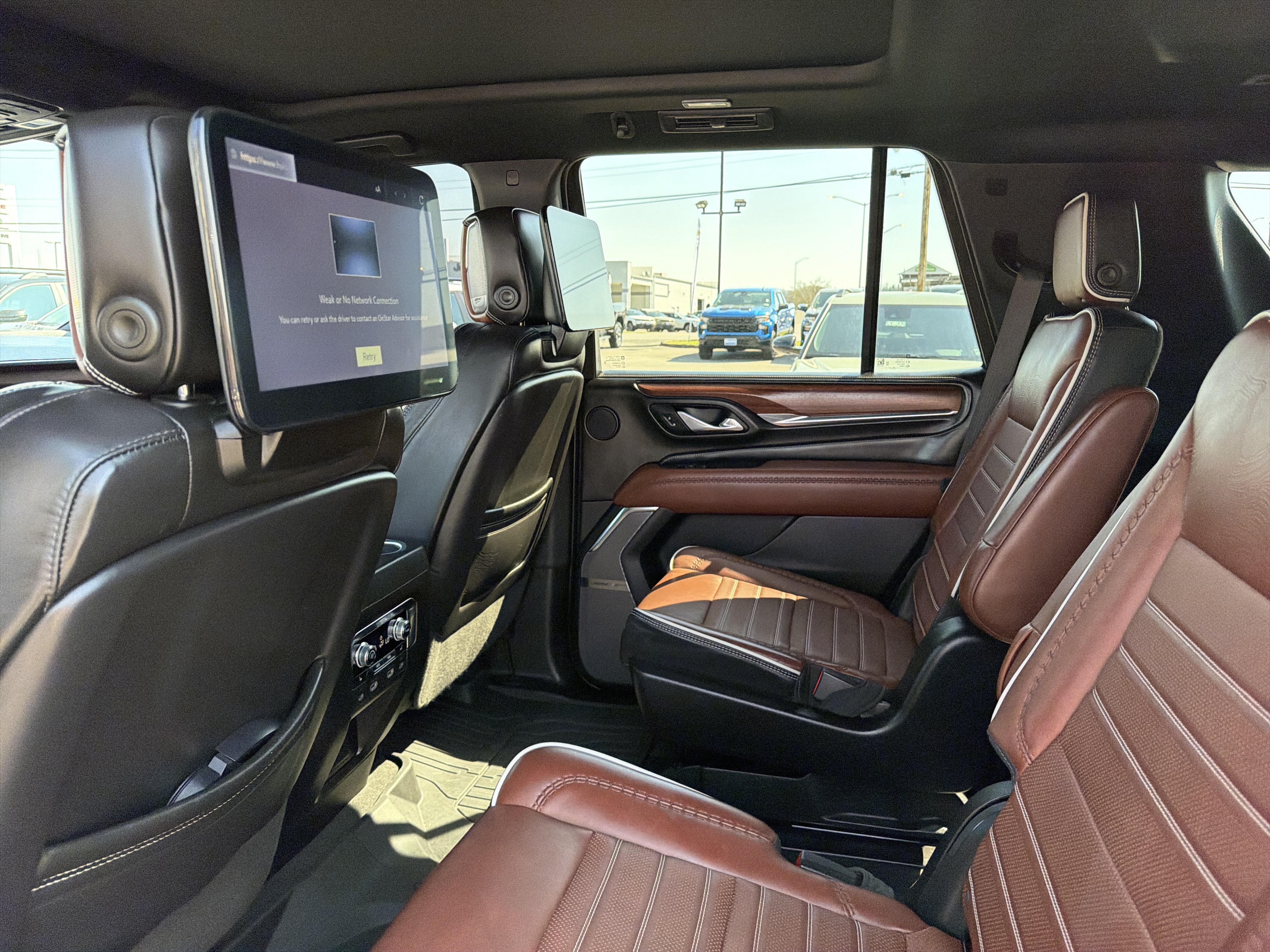 Used 2024 GMC Yukon Denali Ultimate AWD/4WD image 13