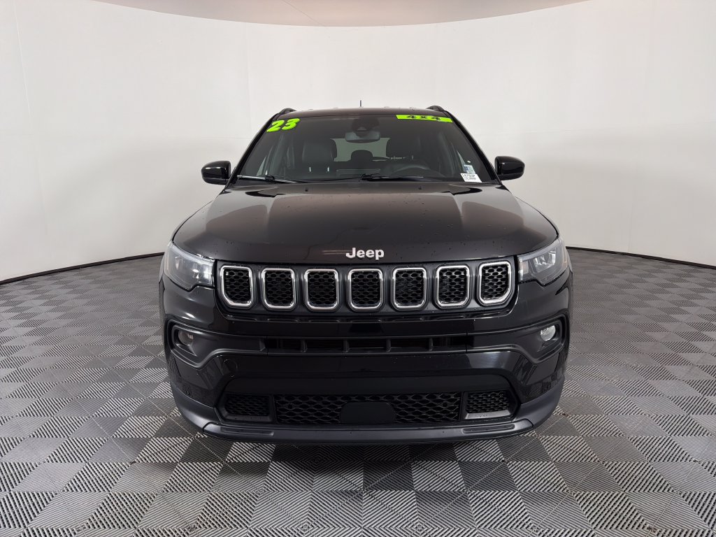 Used 2023 Jeep Compass Latitude AWD/4WD image 8