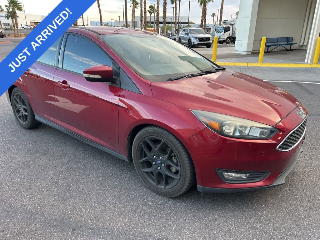 Used 2015 Ford Focus SE w/ Equipment Group 201A image 2