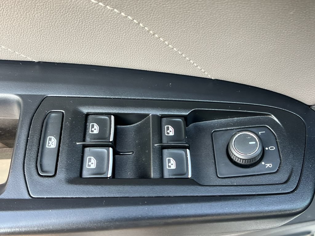 Used 2021 Volkswagen Atlas SEL AWD/4WD image 12