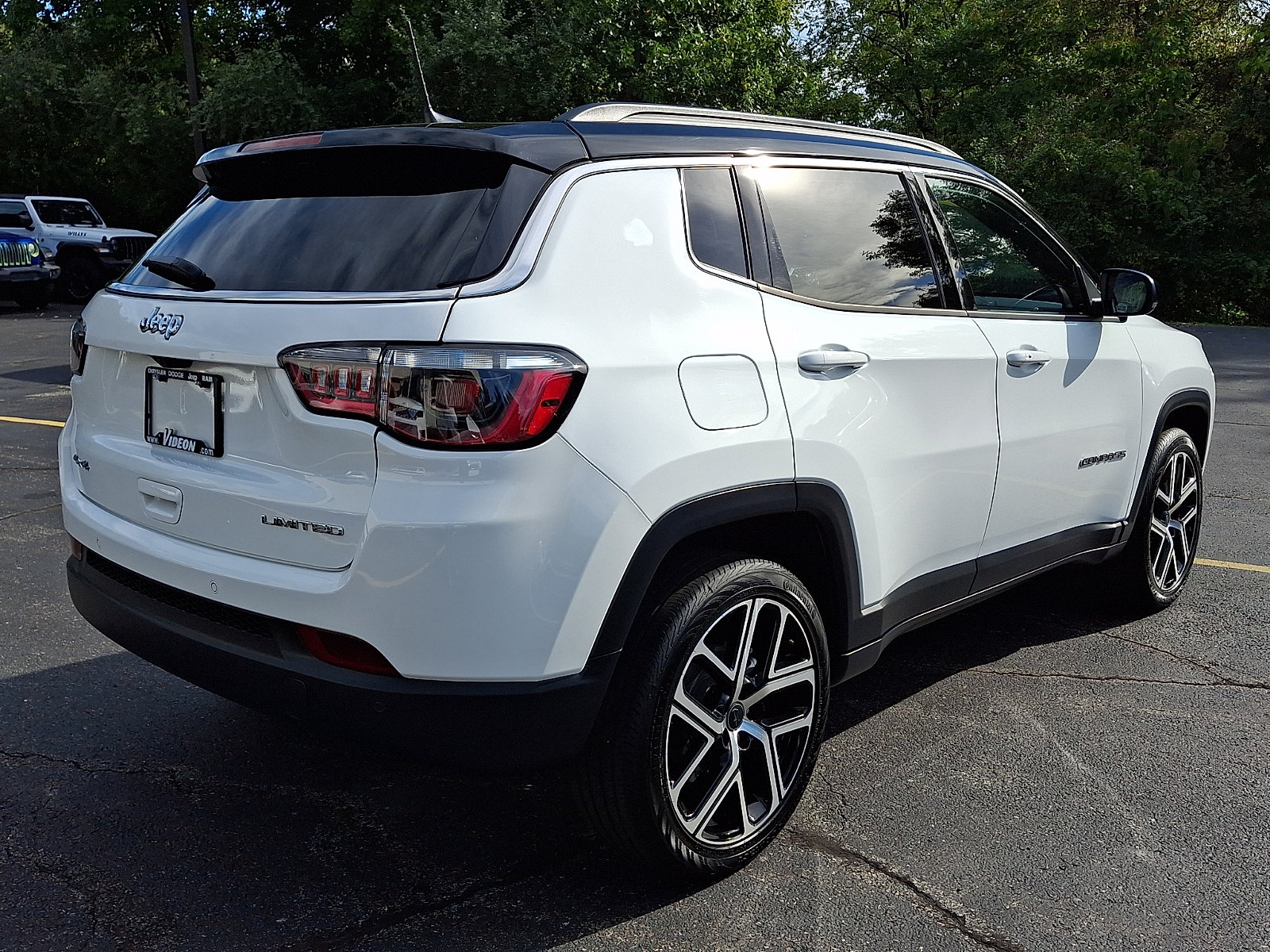 Certified 2025 Jeep Compass Limited AWD/4WD image 6