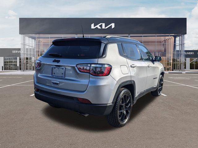 Certified 2022 Jeep Compass Latitude FWD image 7
