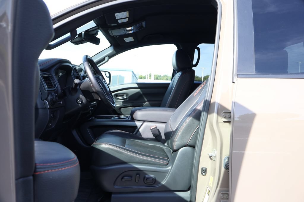 Used 2023 Nissan Titan PRO-4X w/ Pro-4x Convenience Package AWD/4WD image 12