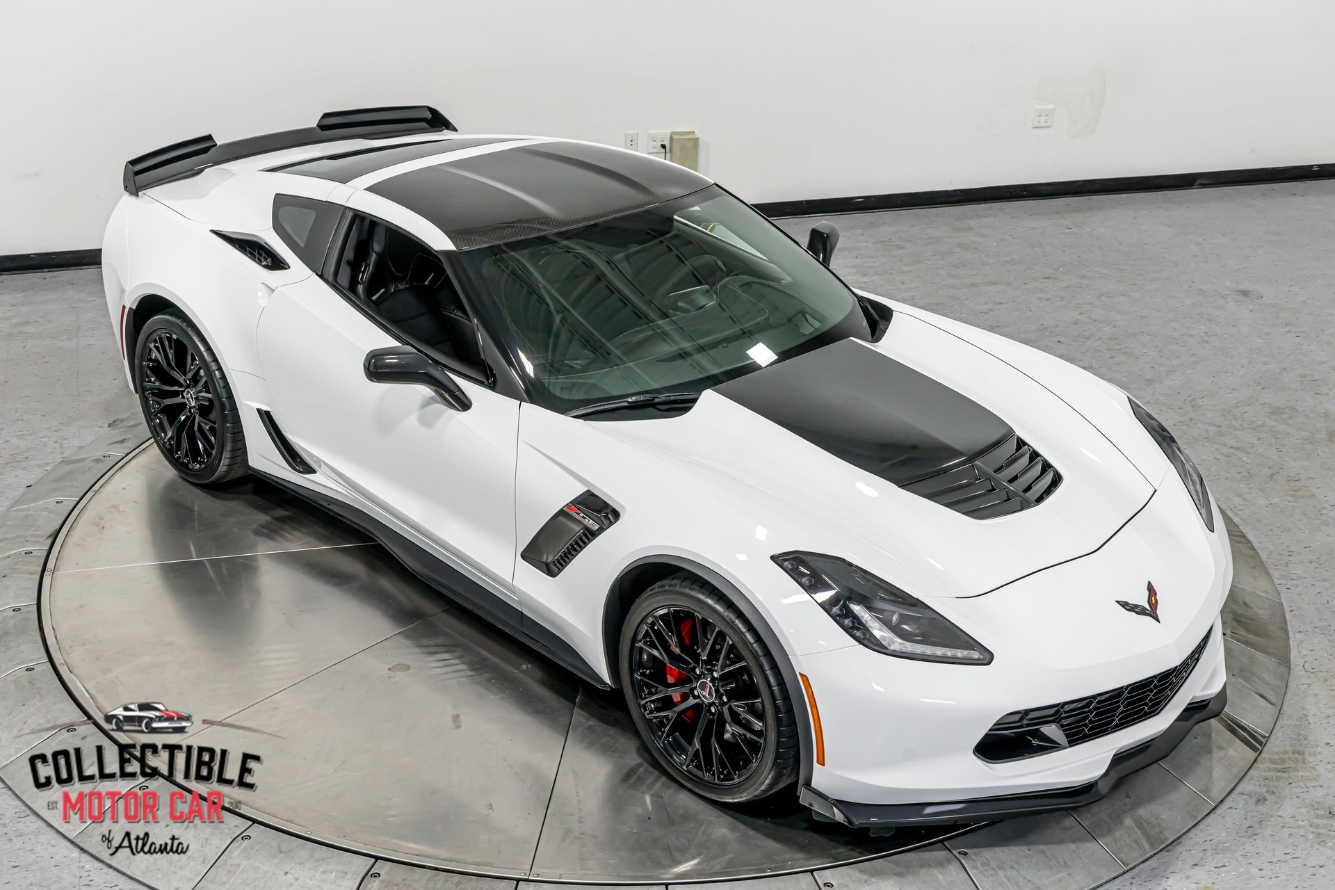 Used 2015 Chevrolet Corvette Z06 w/ 3LZ Preferred Equipment Group RWD image 39