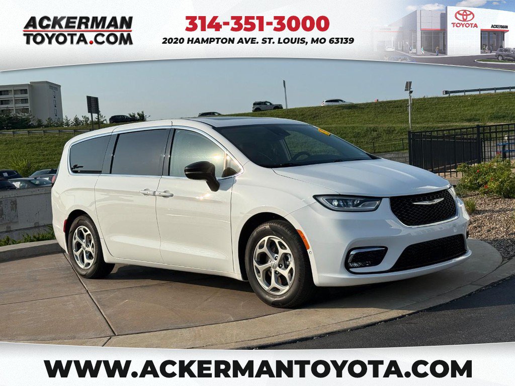 Used 2024 Chrysler Pacifica Limited FWD image 1