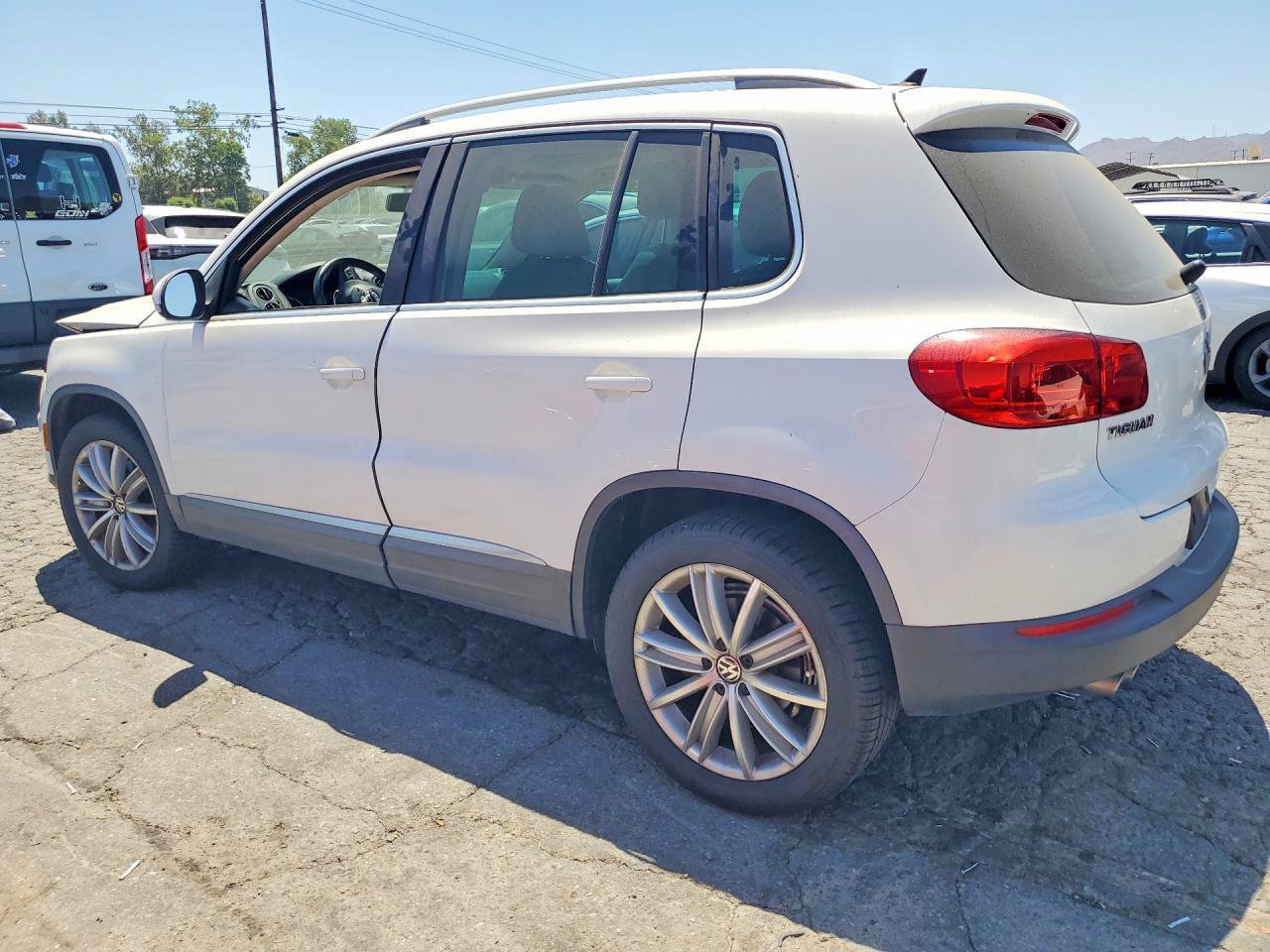Used 2012 Volkswagen Tiguan SE FWD image 4