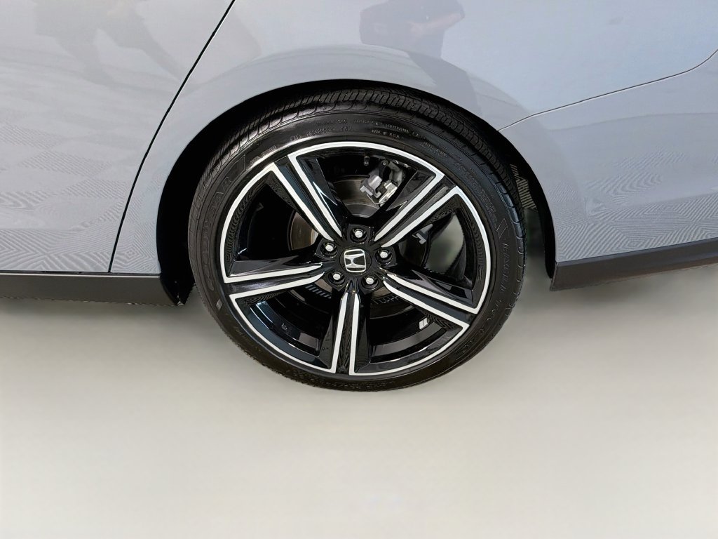Used 2025 Honda Accord Sport image 30
